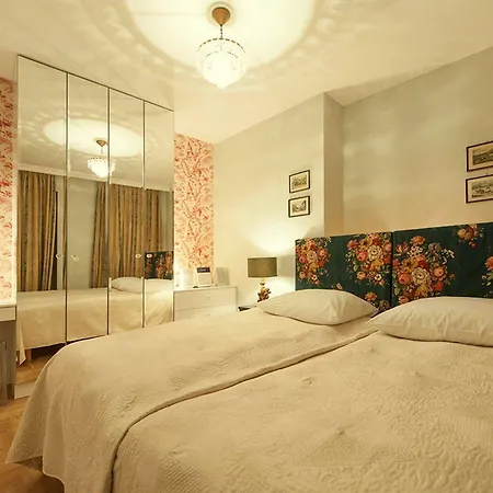 Apart Otel Crystal Chez Helena