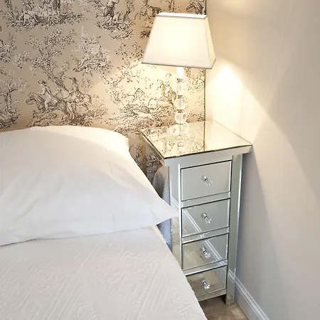 Crystal Chez Helena 아파트호텔 4*