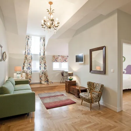 Crystal Chez Helena 아파트호텔 4*