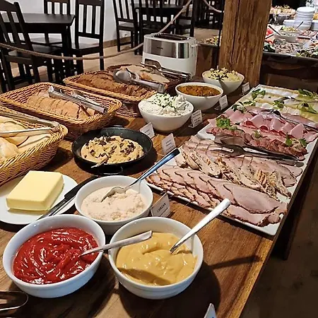 Crystal Chez Helena Ξενοδοχείο με διαμερίσματα 4*