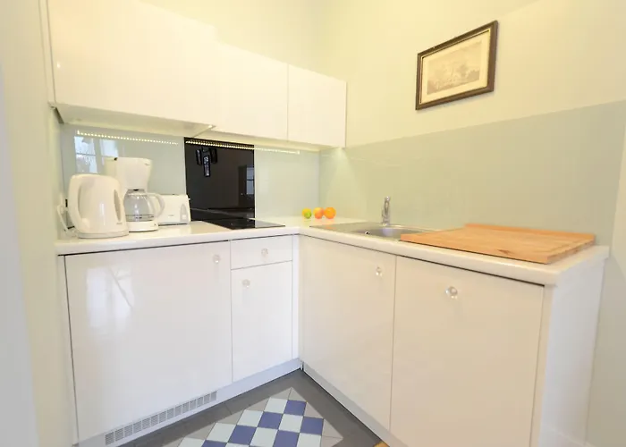 Crystal Chez Helena Apartahotel 4*