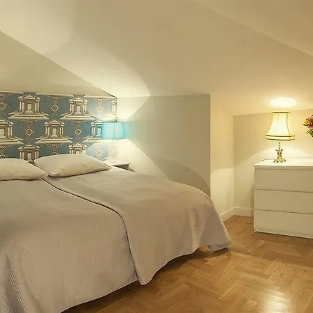 Lejlighedshotel Crystal Chez Helena