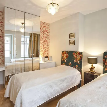Lejlighedshotel Crystal Chez Helena