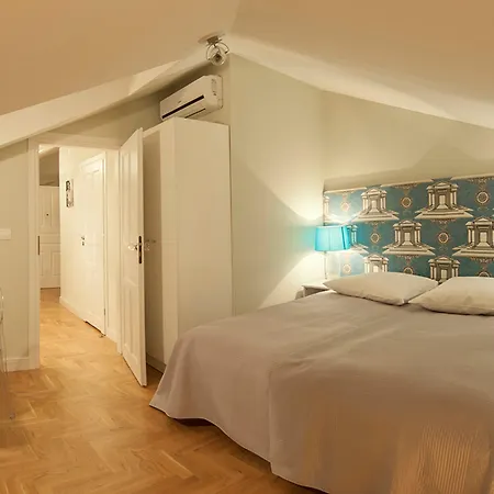 Crystal Chez Helena מלון דירות 4*