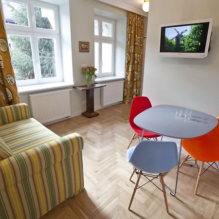 מלון דירות Crystal Chez Helena 4*