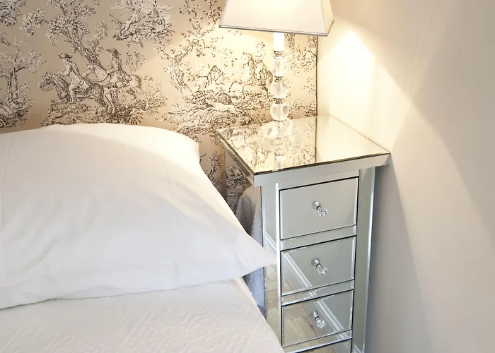 Crystal Chez Helena Aparthotel 4*